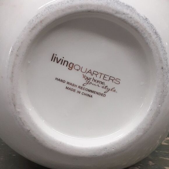 Christmas Holly and Berry bundle of pitcher and Yankee candle melter - Picture 4 of 8